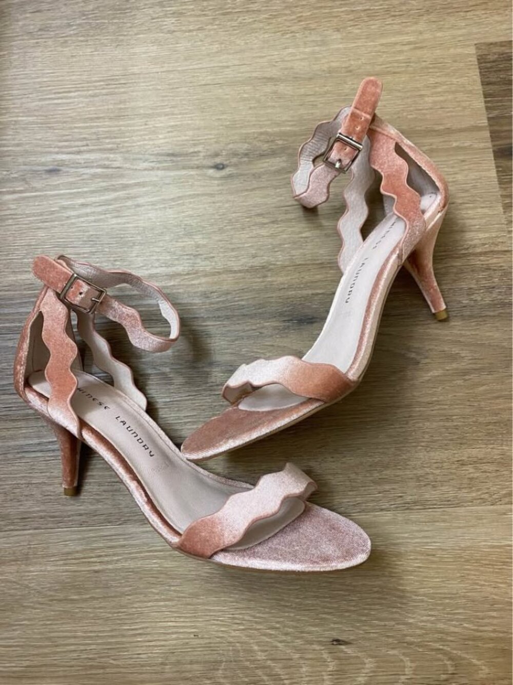 Chinese Laundry Rose Velvet Ankle Strap Heeled Sandals Size 9 New